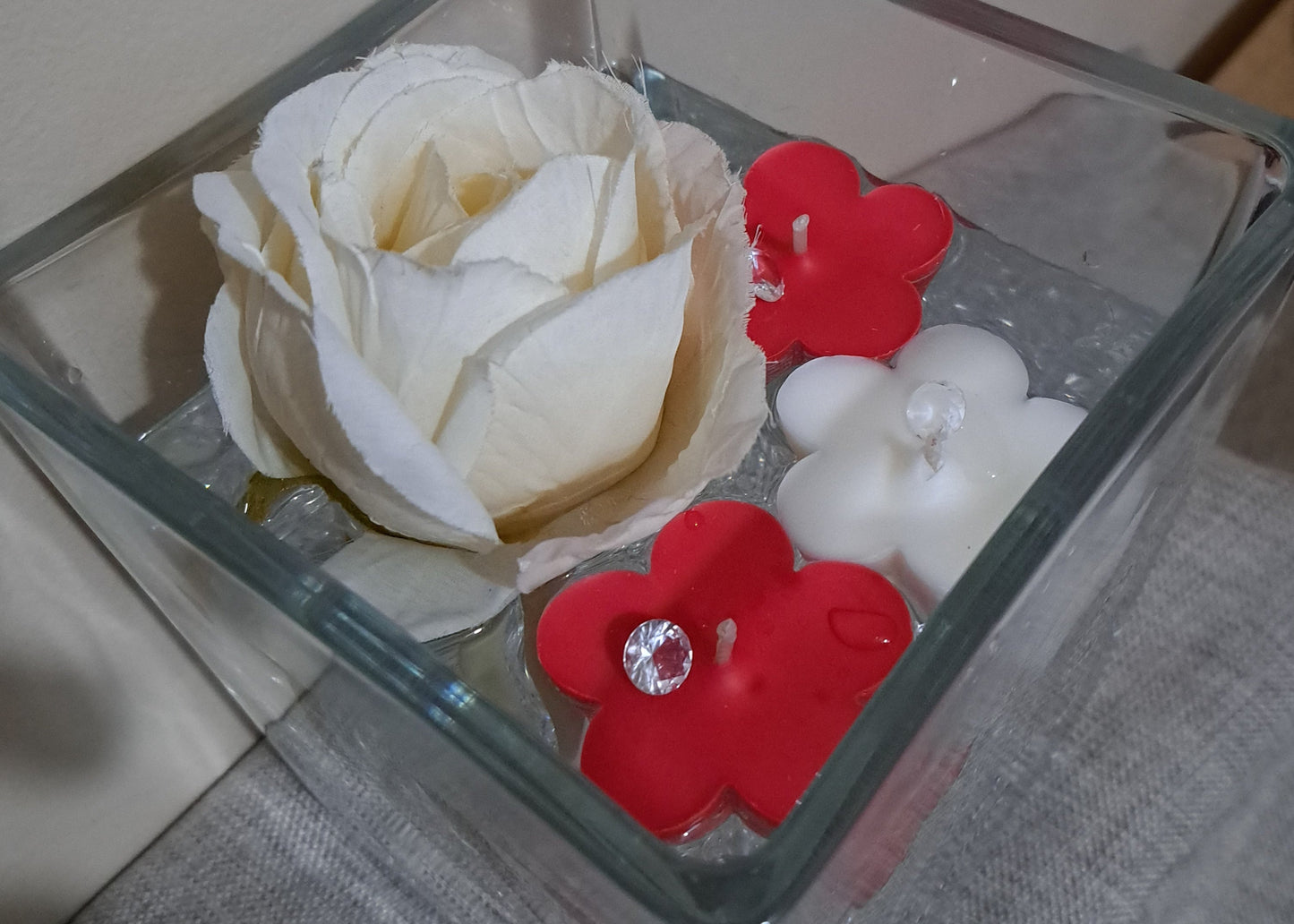 Romance Floating Tea Lights Gift Box